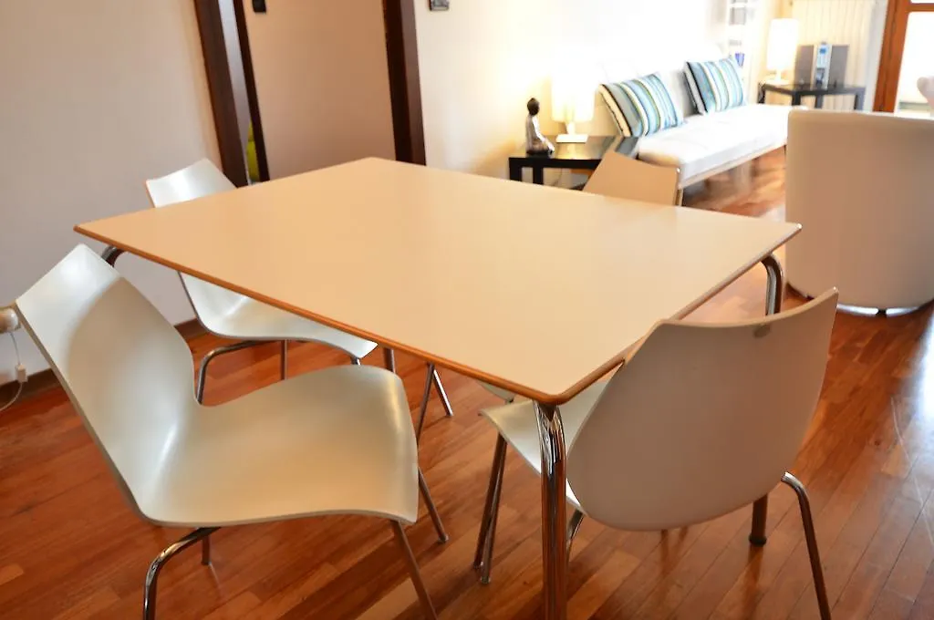 Private Park-15Mindowntown, 4 Pax, Aircond Italia