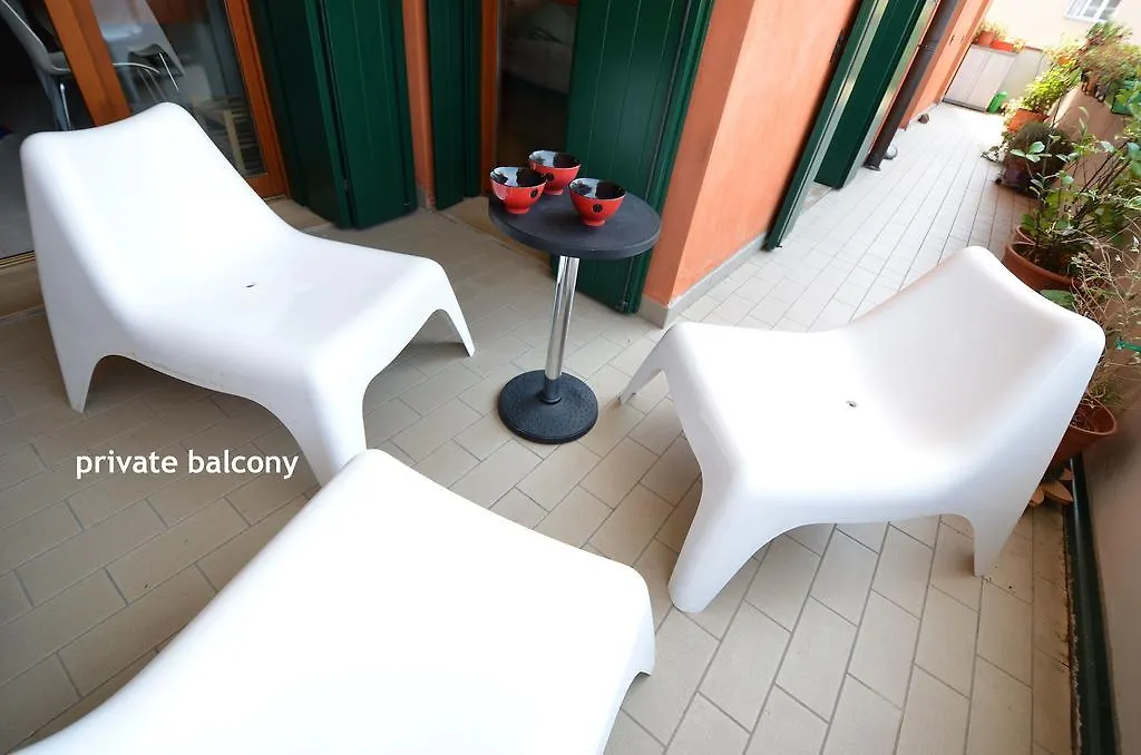 Private Park-15Mindowntown, 4 Pax, Aircond Italia
